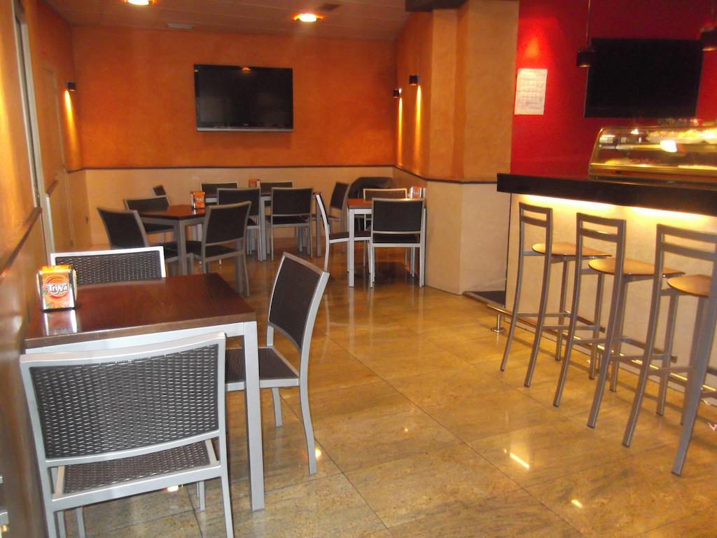 Hostal Cafeteteria Goya Barbastro Ngoại thất bức ảnh